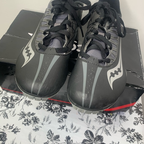 Saucony spitfire Cleats Black | Grey - Picture 6 of 10